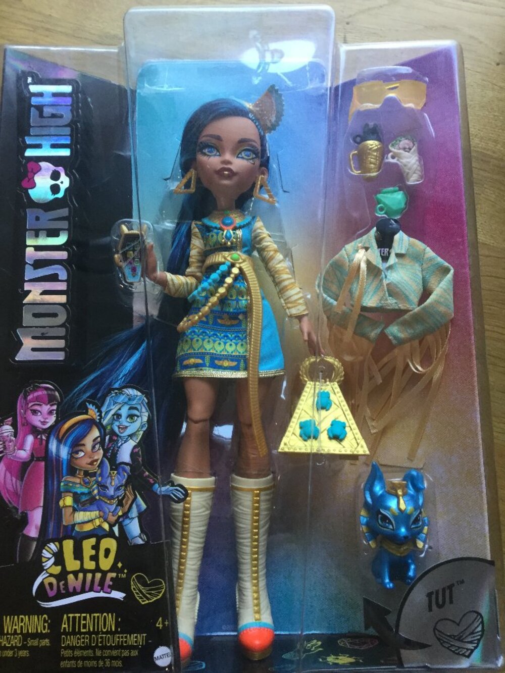 New in package Monster High Cleo Denile come with accessories